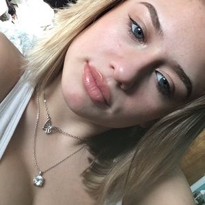 Meet your Posher, Bella